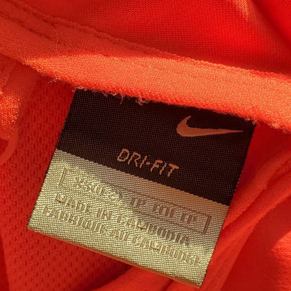 NIKE dri-fit red workout & yoga top / XS - Picture 4 of 5